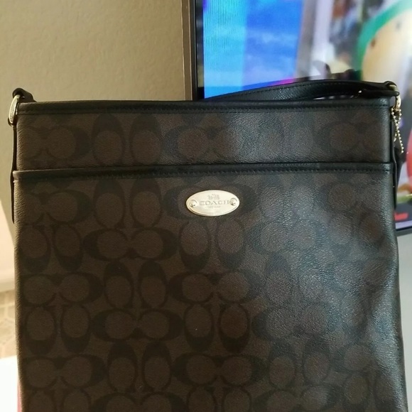 Coach file crossbody - Picture 2 of 11